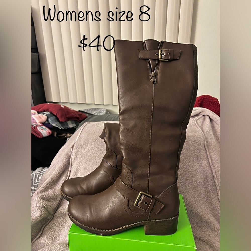 Talk brown boots. Size 8